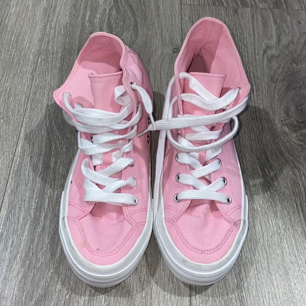 Sneakers never worn